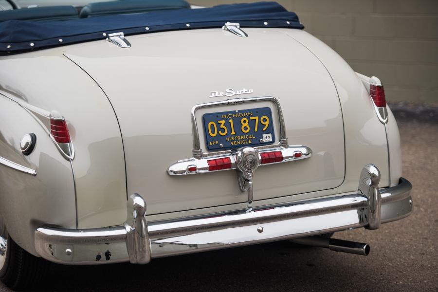 Детали экстерьера DeSoto Custom Convertible (S13-2) 1949 года  (фото 13 из 35)